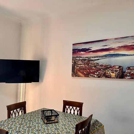 Casa Vacanze Bergame Villa เนเปิลส์ ภายนอก รูปภาพ