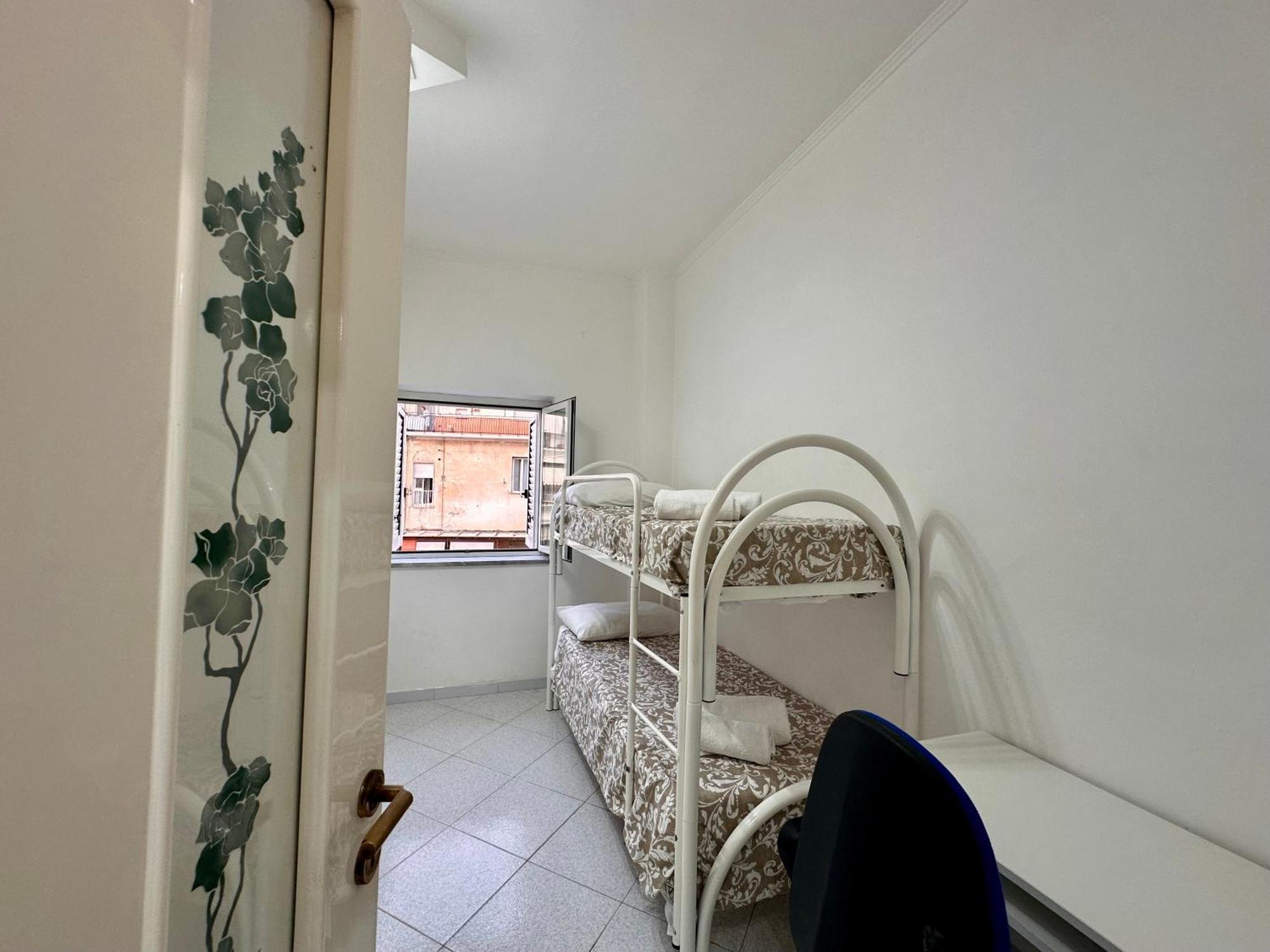 Casa Vacanze Bergame Villa เนเปิลส์ ภายนอก รูปภาพ