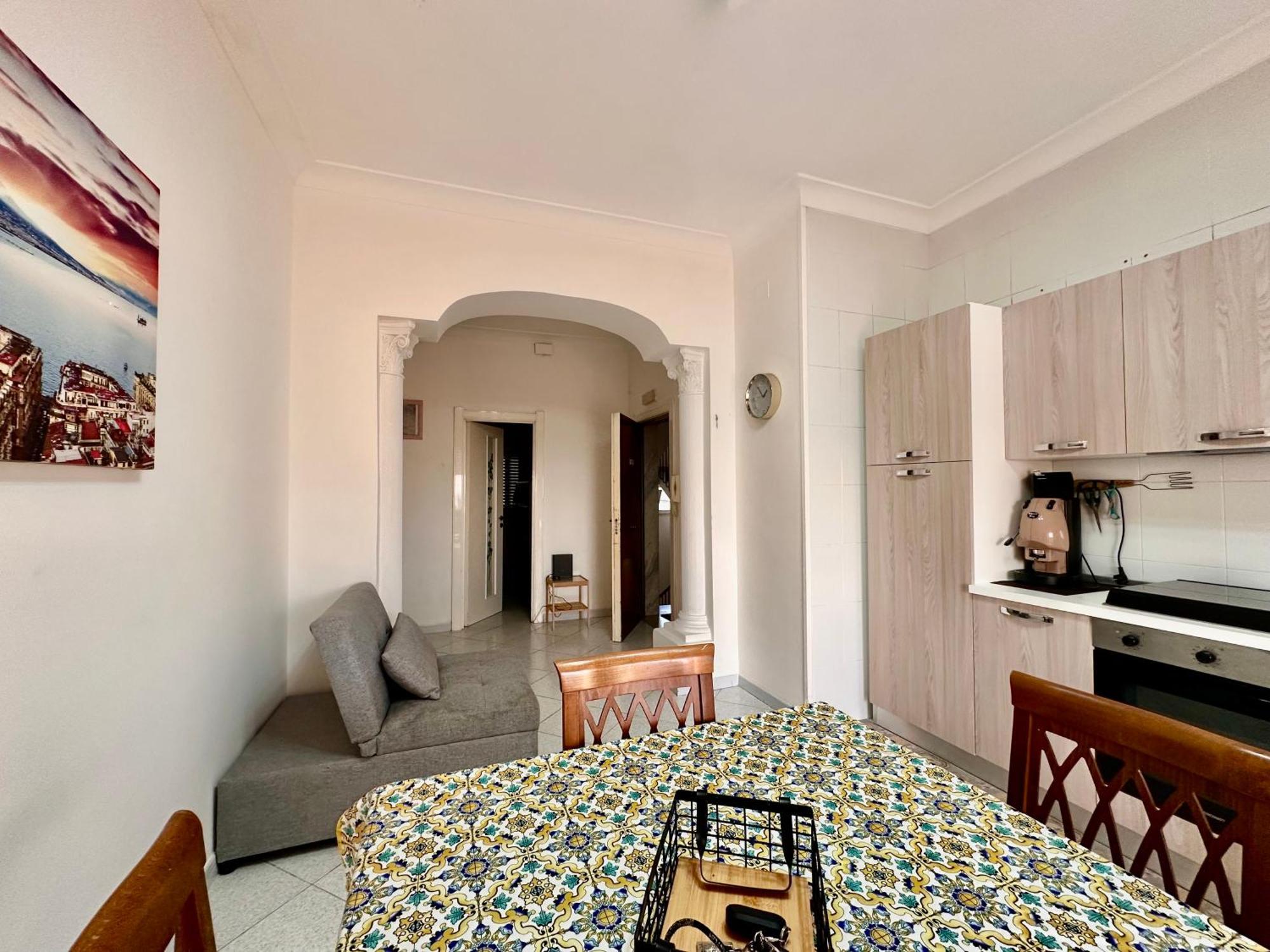 Casa Vacanze Bergame Villa เนเปิลส์ ภายนอก รูปภาพ