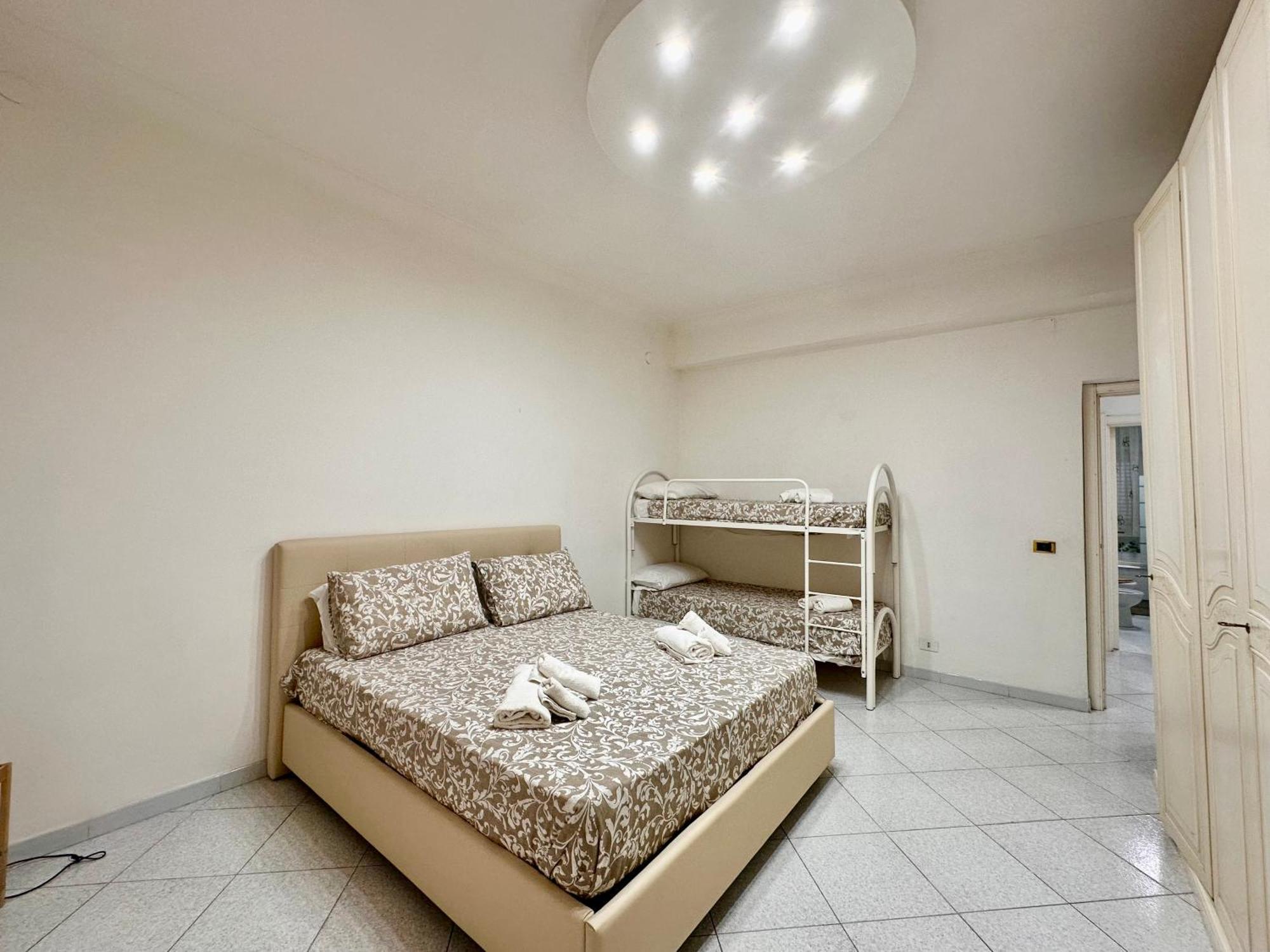 Casa Vacanze Bergame Villa เนเปิลส์ ภายนอก รูปภาพ